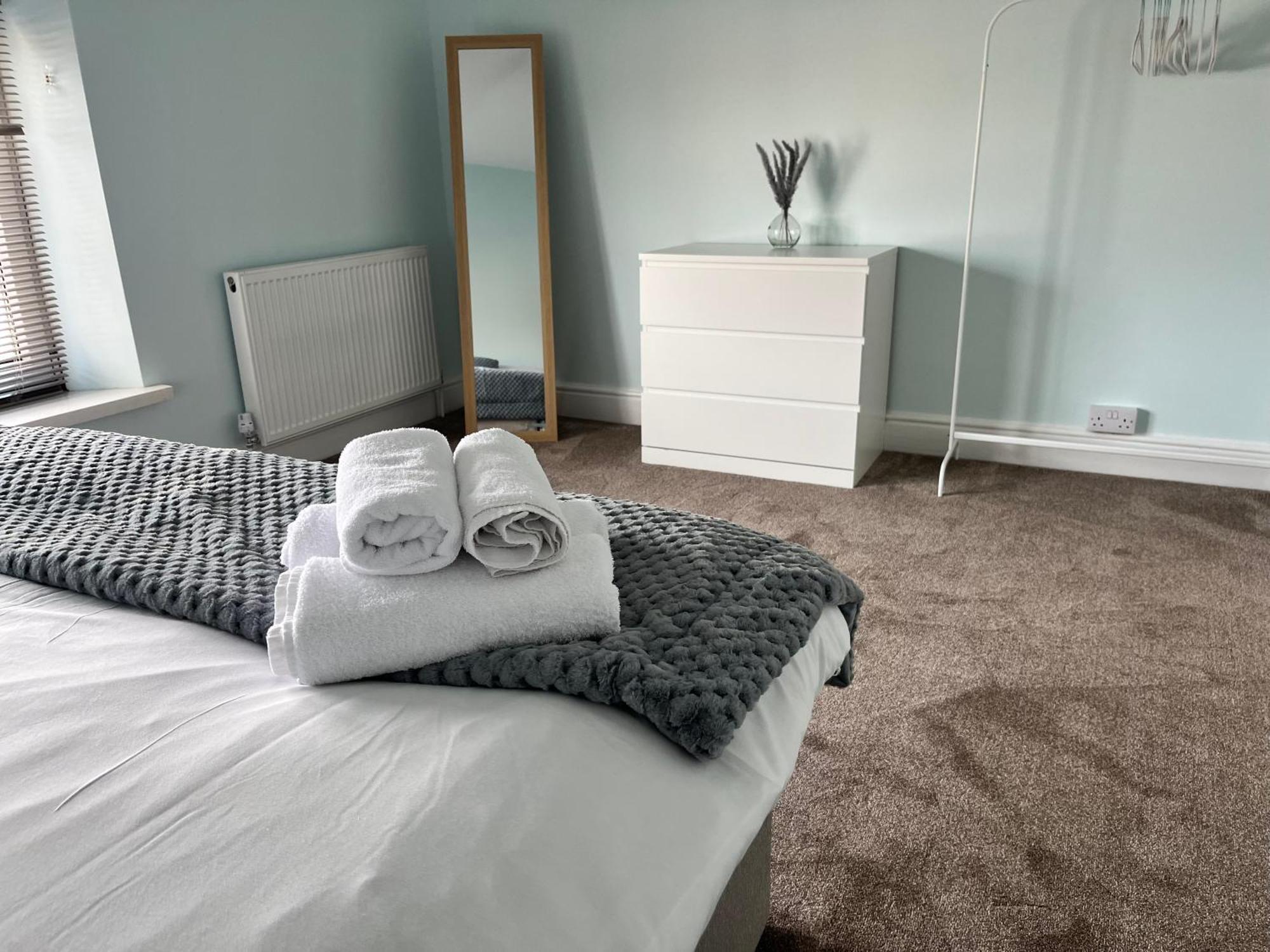 4 Bedroom, Sleeps 8, 30 Seconds From Beach, Games Table Дом отдыха